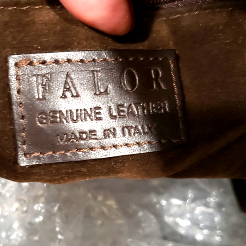 FALOR MADE IN ITALY  BEUTIFUL TOTE EMBOSSED LEATHER